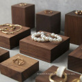Rangement carré en bois massif massif pour les bijoux